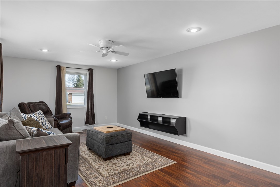 1107 Collins Drive Property Photo 11