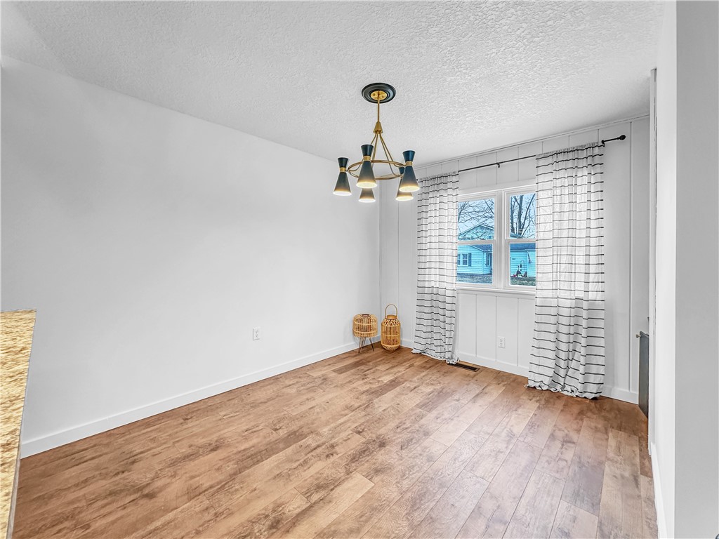 302 W South Street Property Photo 5