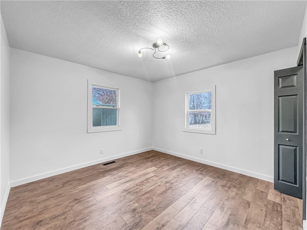 302 W South Street Property Photo 20