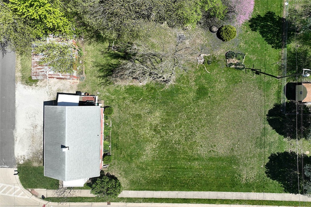 1104 Clement Avenue Property Photo 5
