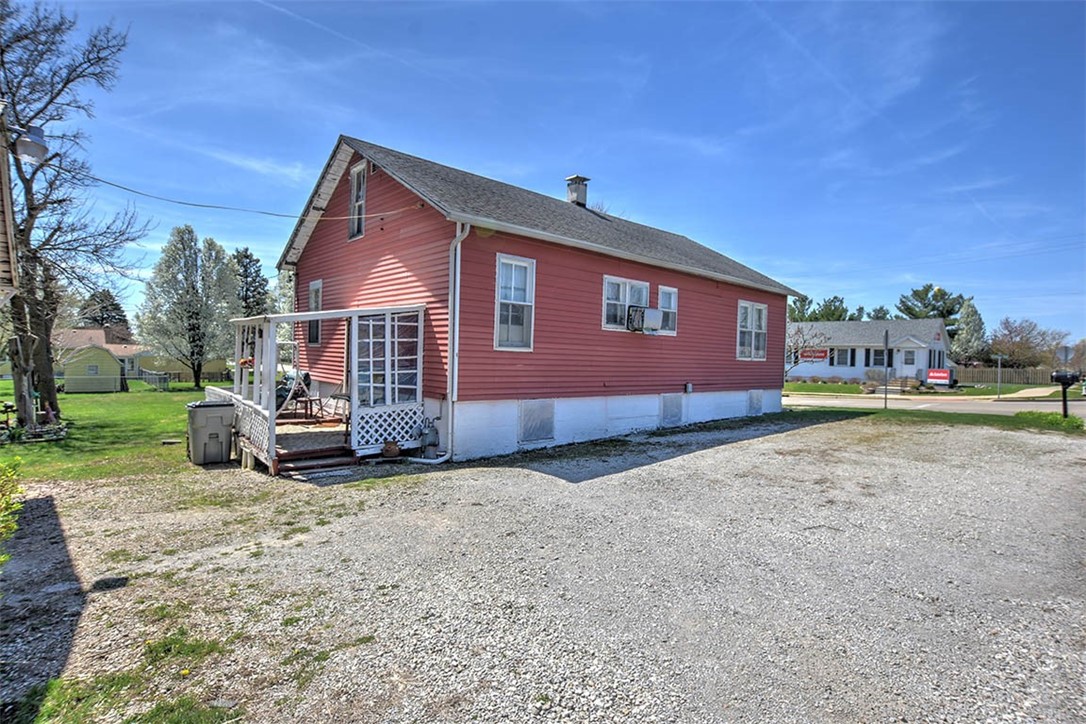 1104 Clement Avenue Property Photo 7