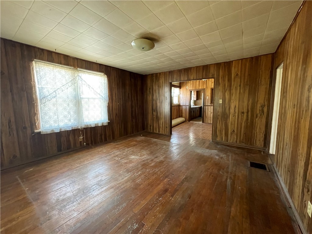 1104 Clement Avenue Property Photo 10