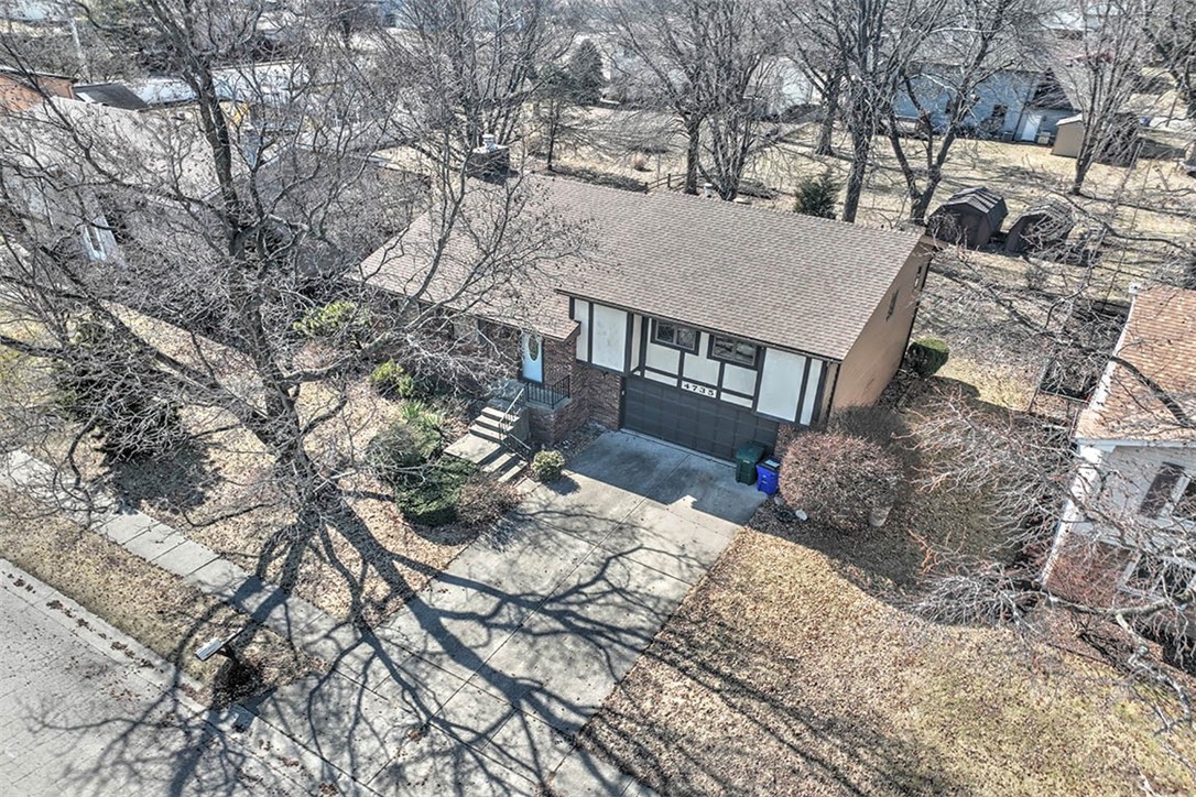4735 Dogwood Court Property Photo 2