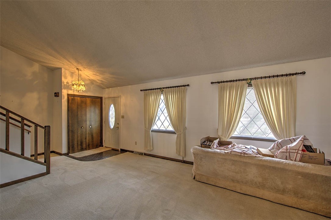 4735 Dogwood Court Property Photo 6