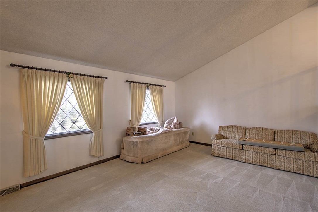 4735 Dogwood Court Property Photo 8