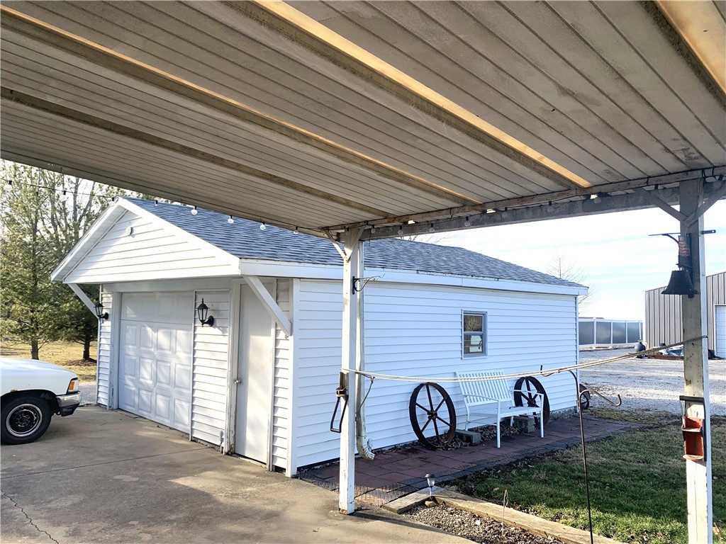2629 Illinois Route 16 Property Photo 3