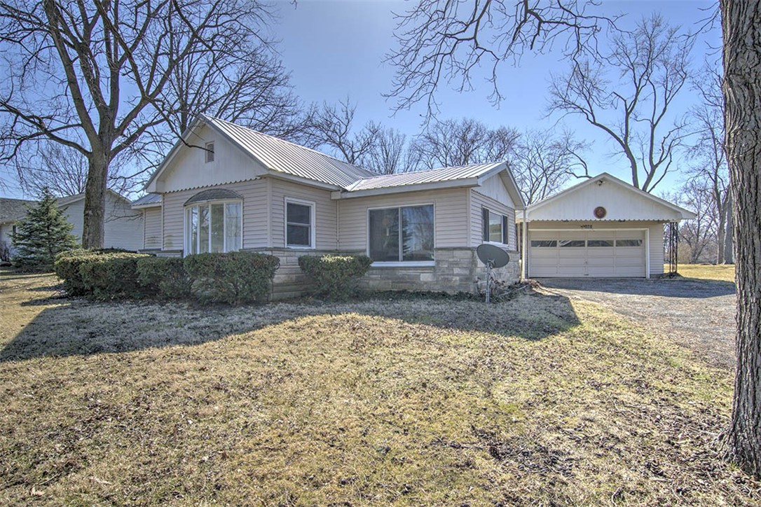 145 W Roberts Drive Property Photo 2