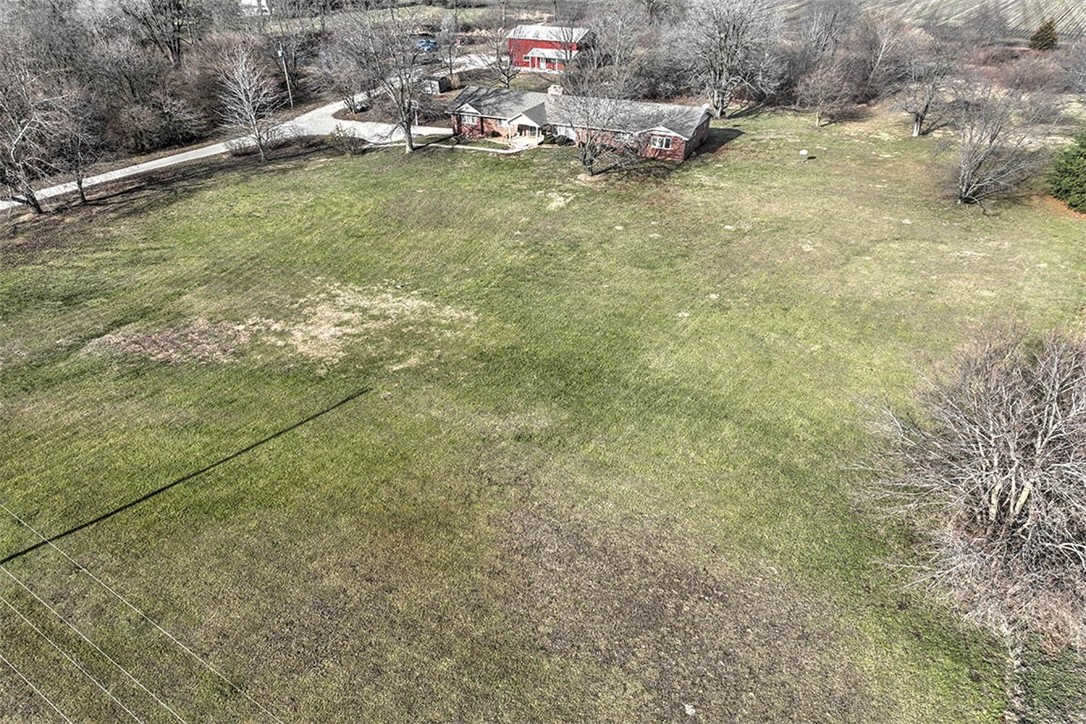2112 E Elwin Road Property Photo 4