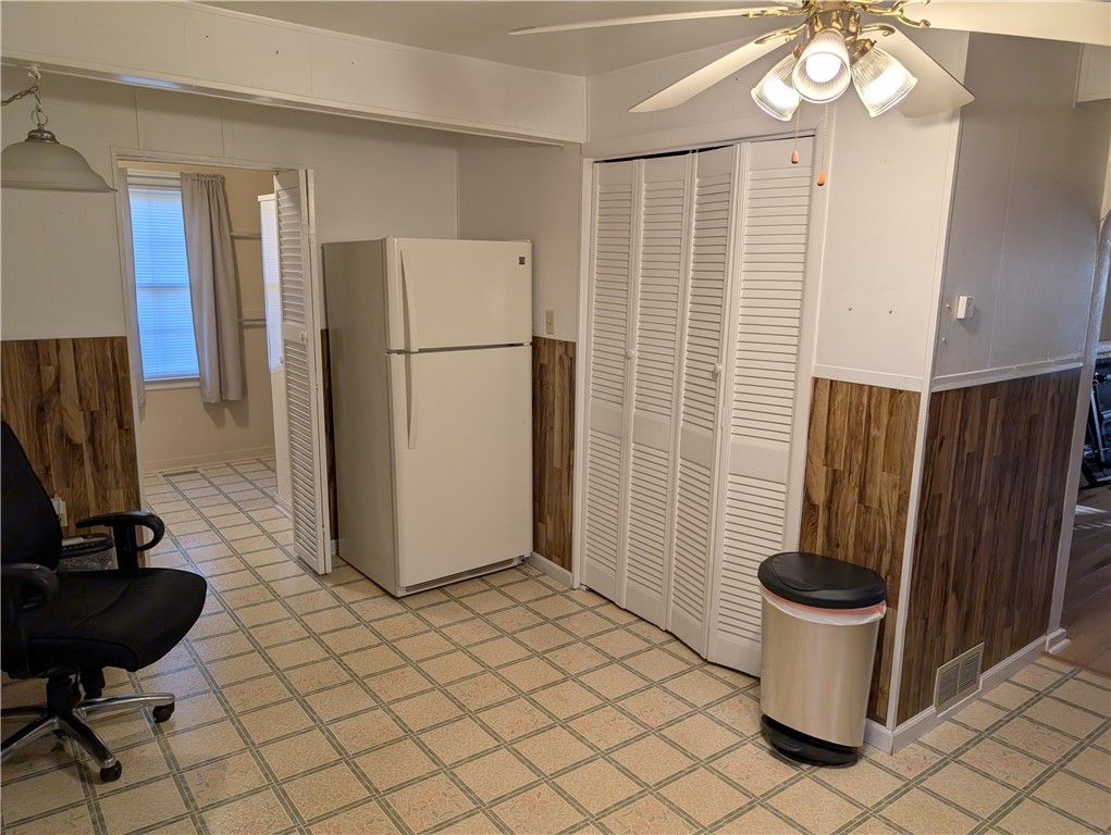 504 W King Street Property Photo 5