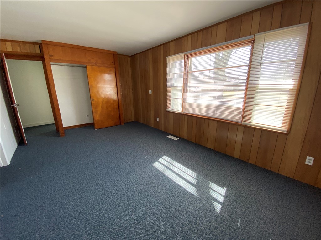 224 E 9th Street Property Photo 18