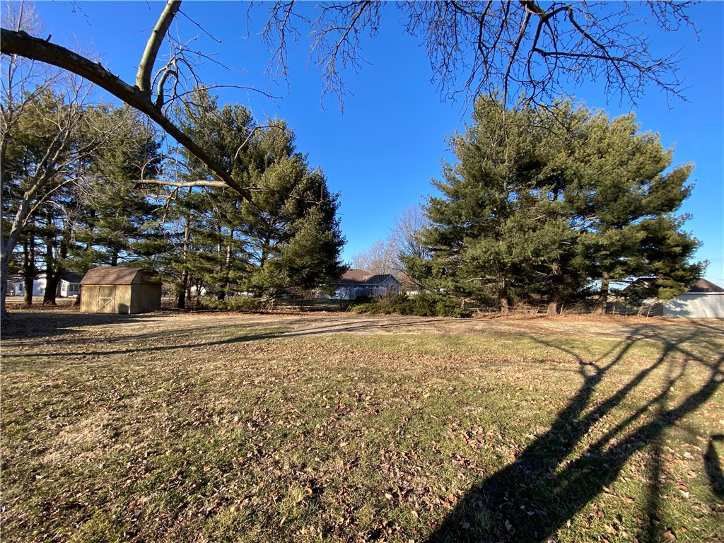 224 E 9th Street Property Photo 40