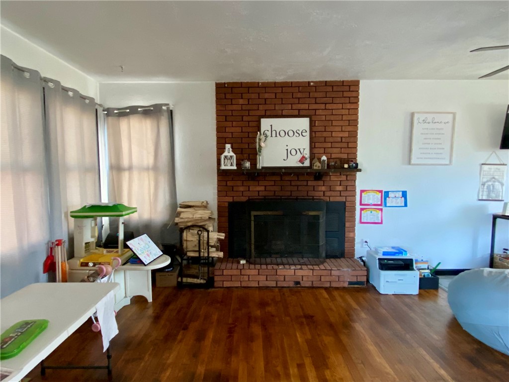 605 E Jefferson Avenue Property Photo 3