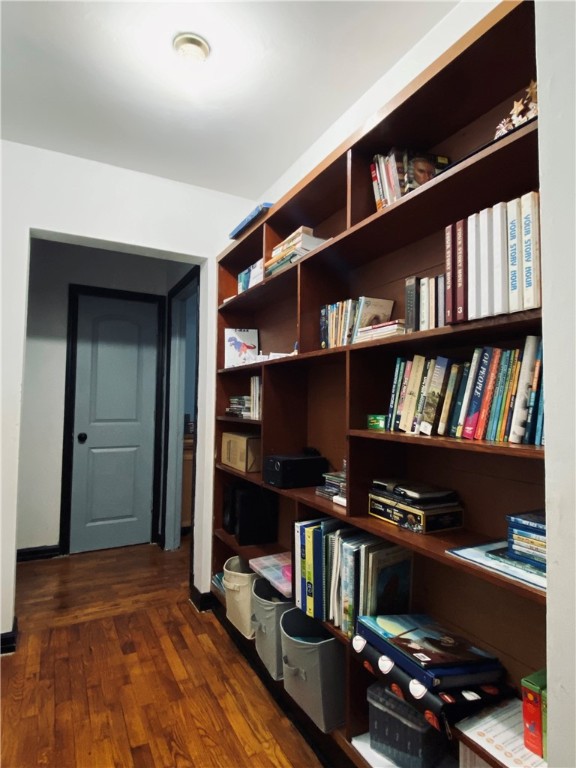 605 E Jefferson Avenue Property Photo 8