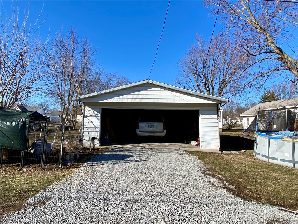 605 E Jefferson Avenue Property Photo 15
