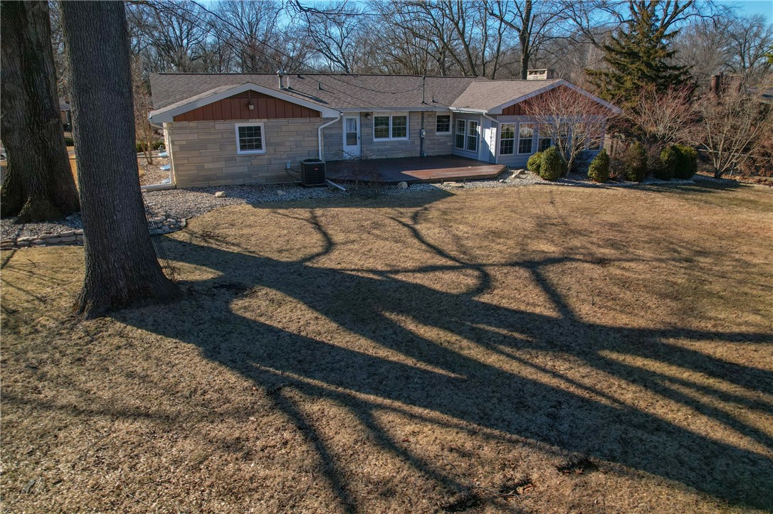 1423 Woodridge Drive Property Photo 7