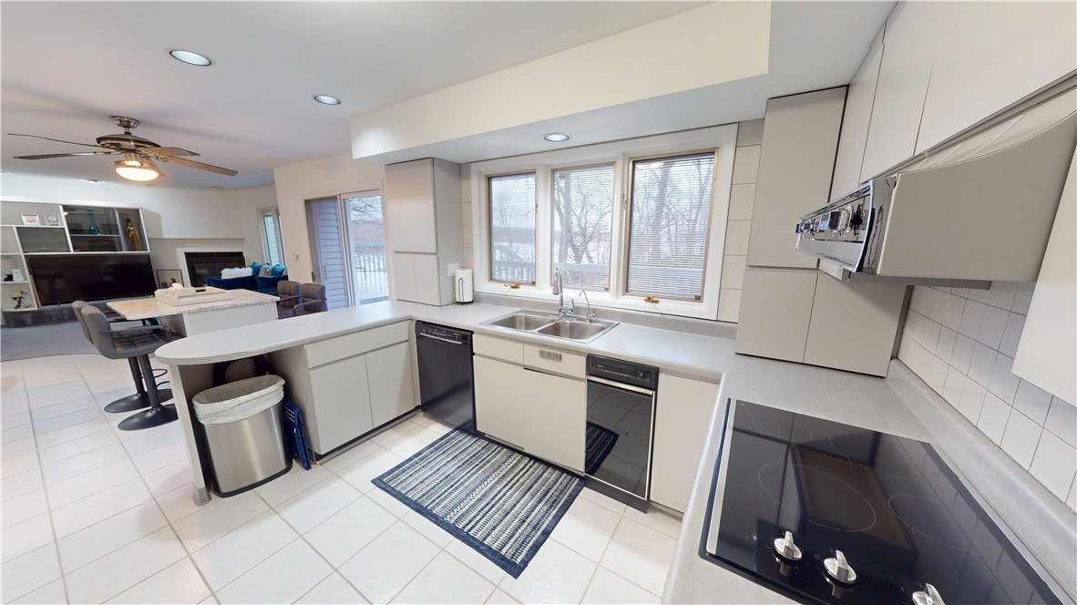1203 Lakeridge Court Property Photo 17