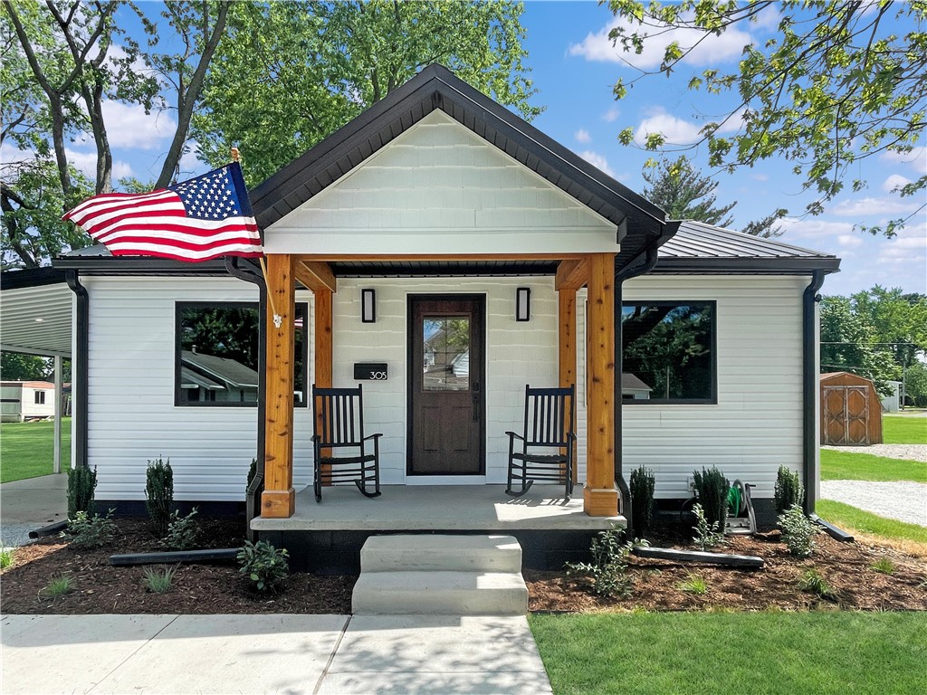 305 E Van Buren Avenue Property Photo 1