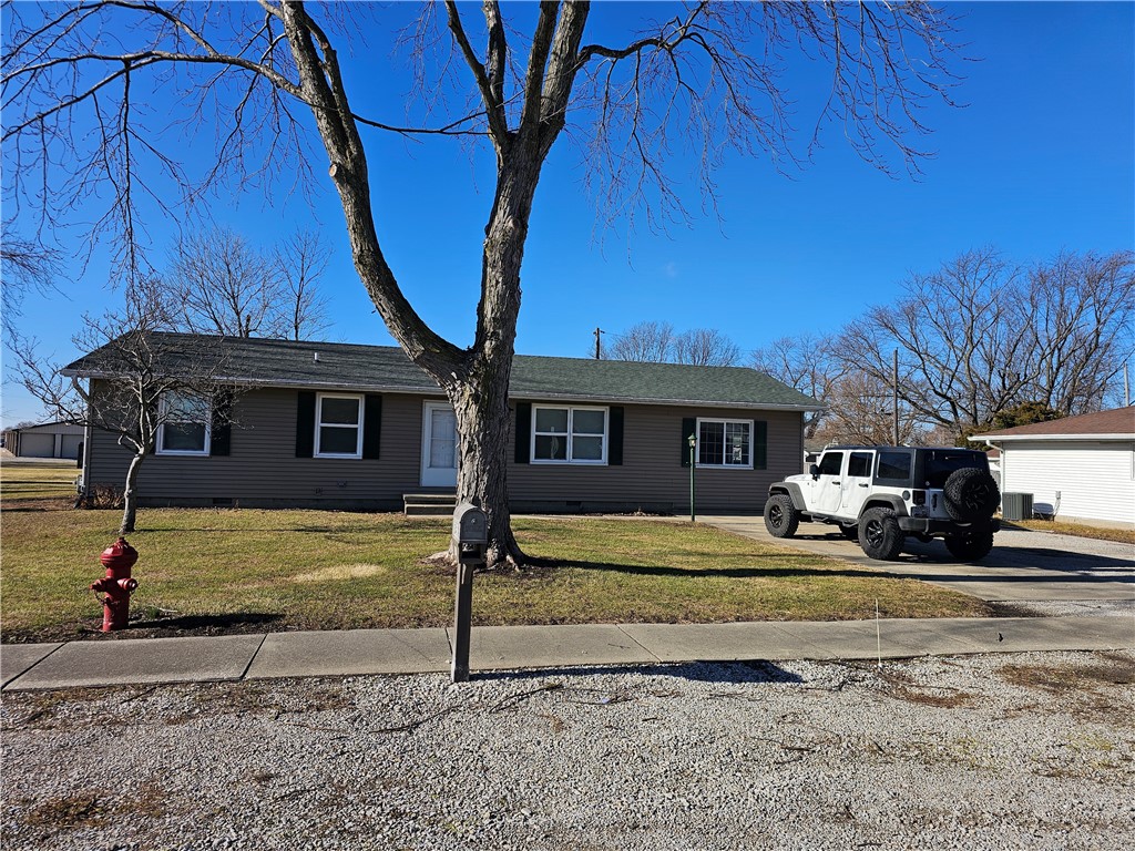 241 S Main Street Property Photo 1