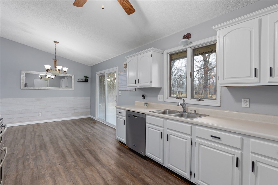 9810 Loy Chapel Road Property Photo 14