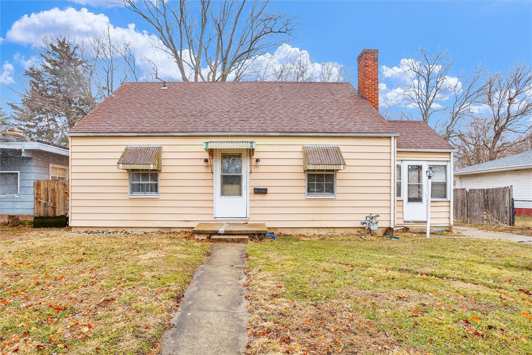 1056 W King Street Property Photo 8