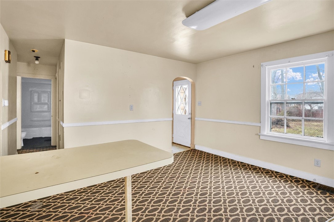 1056 W King Street Property Photo 20