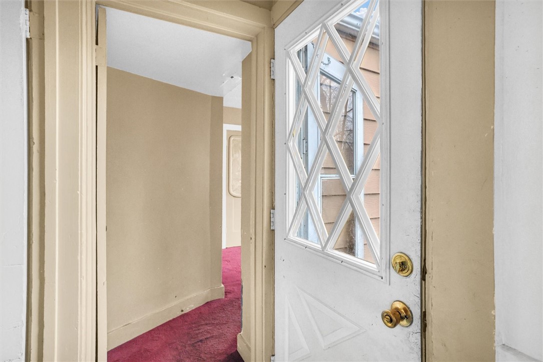 1056 W King Street Property Photo 21