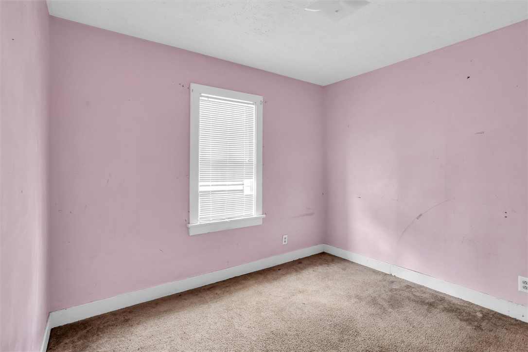 1056 W King Street Property Photo 27