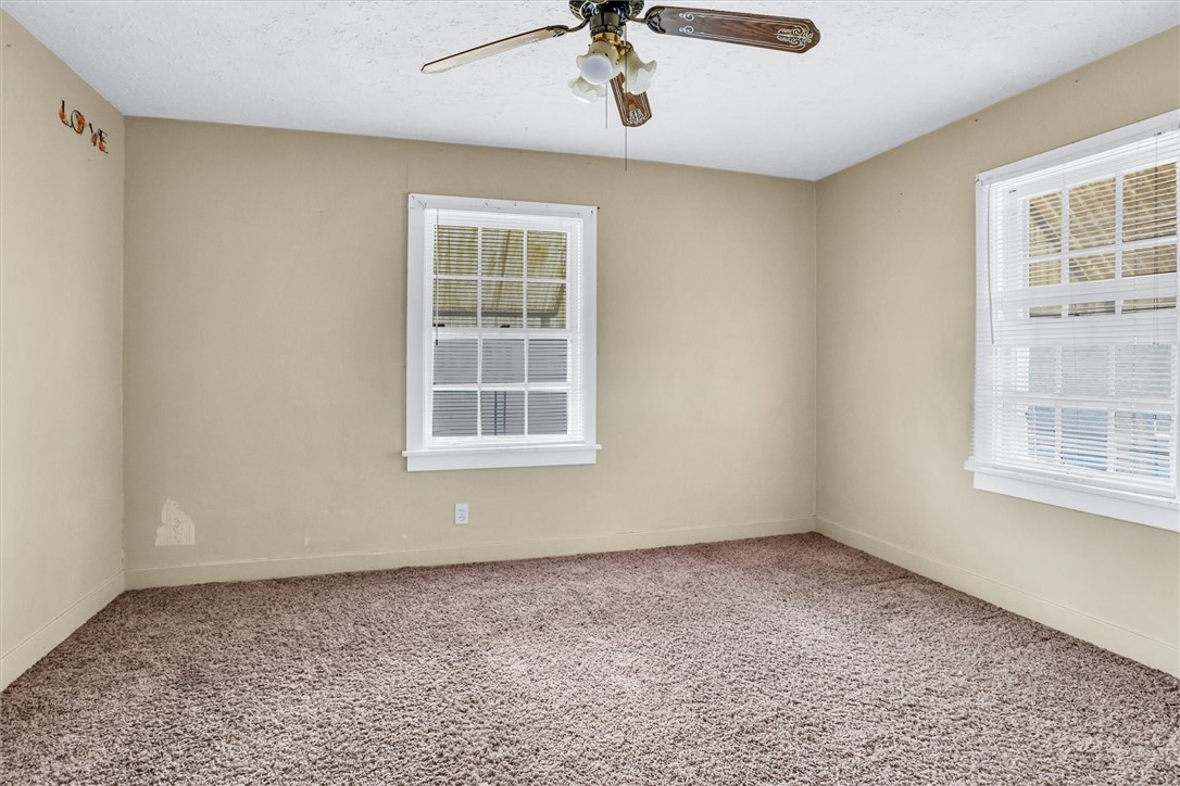 1056 W King Street Property Photo 30