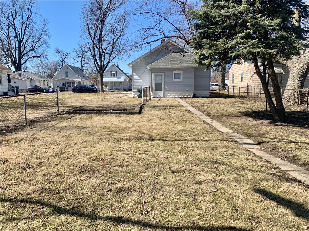 2078 N Charles Street Property Photo 4