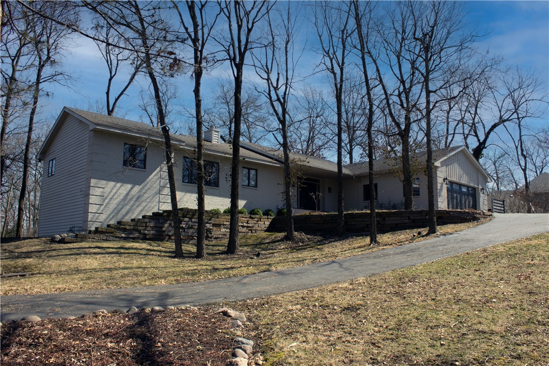 35 Lake Point Court Property Photo 2