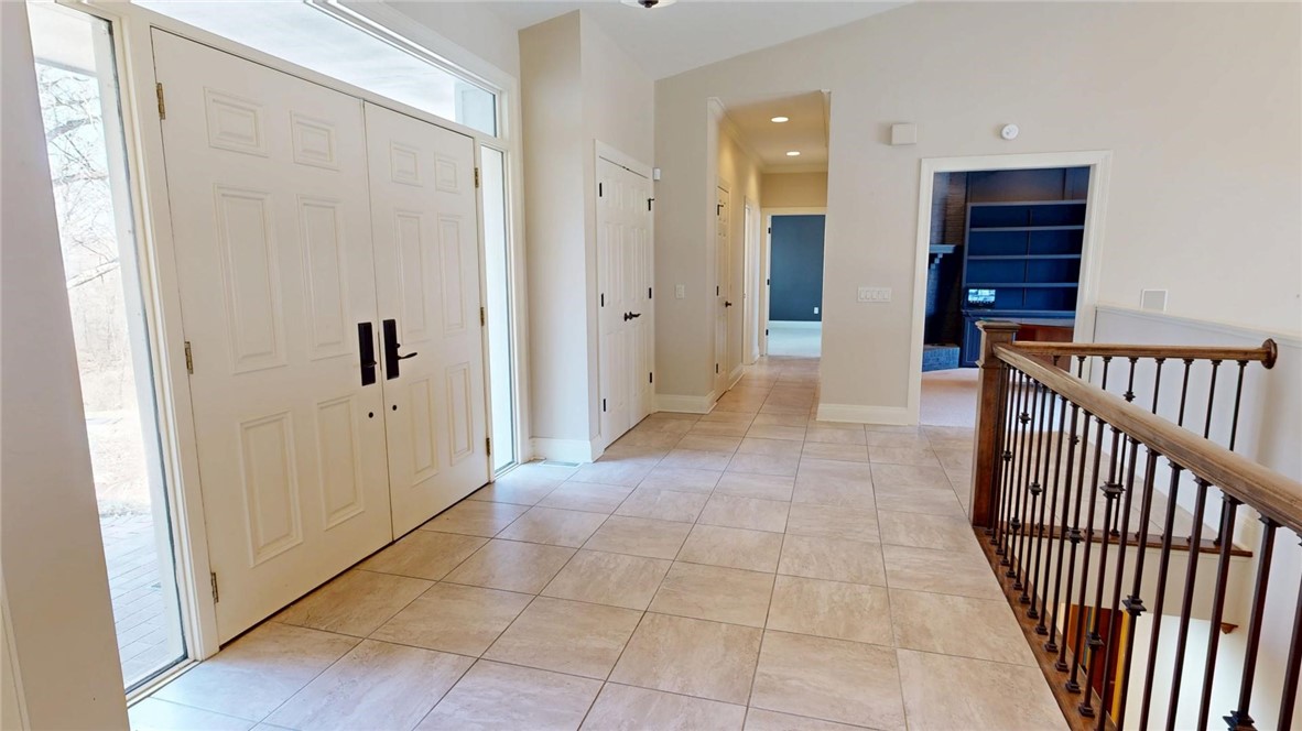 35 Lake Point Court Property Photo 5