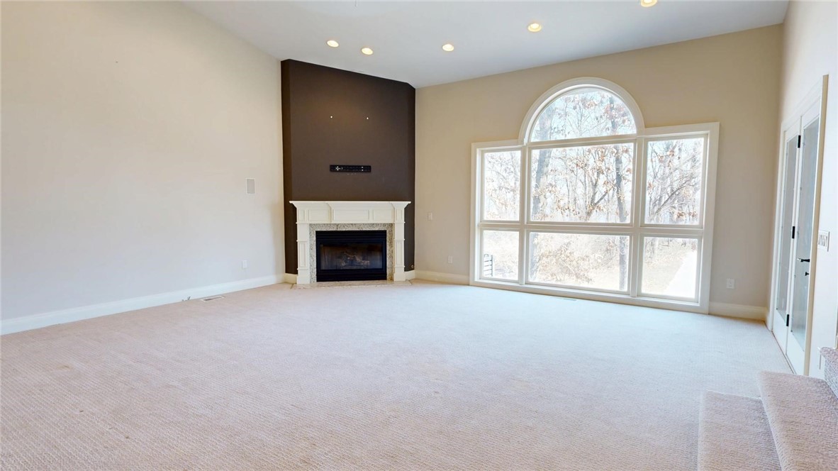 35 Lake Point Court Property Photo 6
