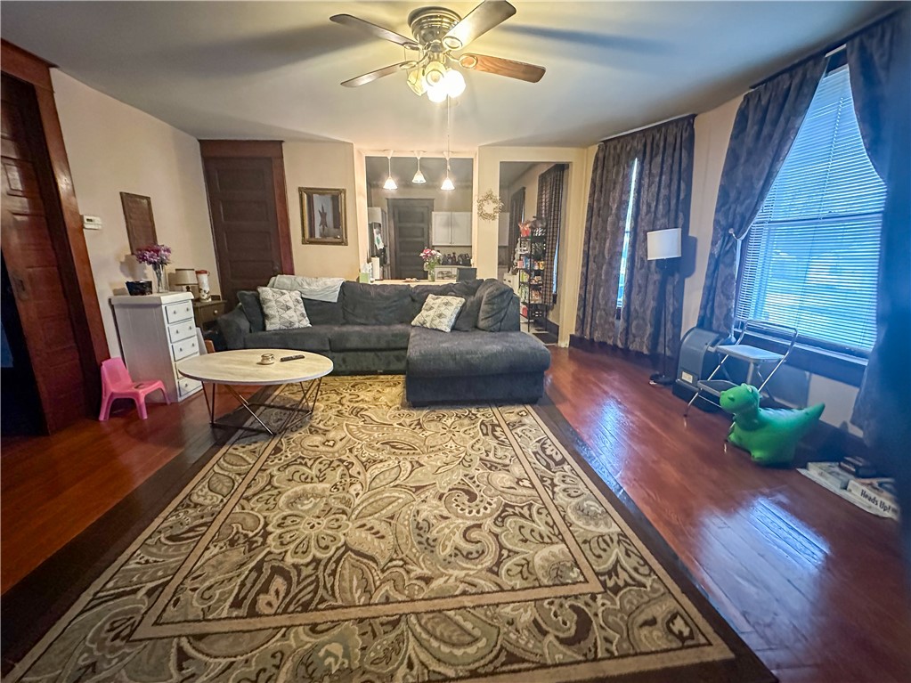 711 Vance Street Property Photo 5