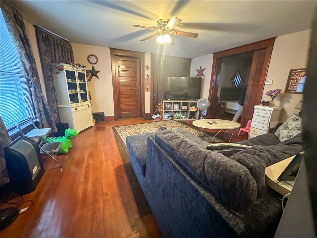 711 Vance Street Property Photo 6
