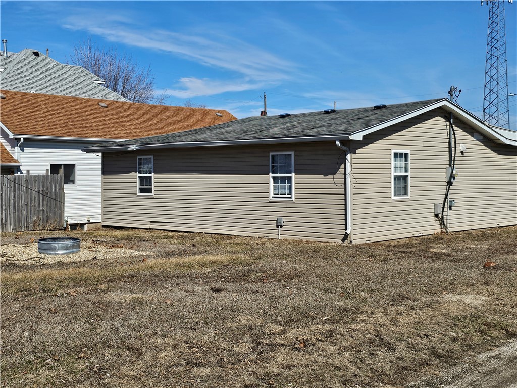 301 N Madison Street Property Photo 9