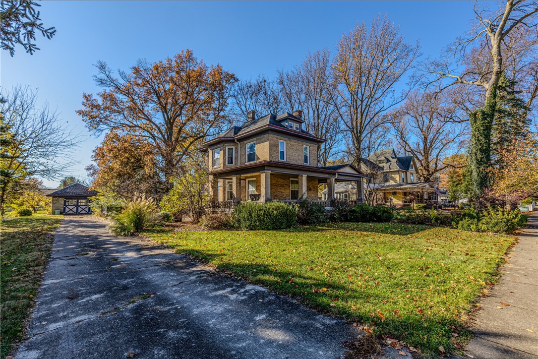 241 Main Street Property Photo