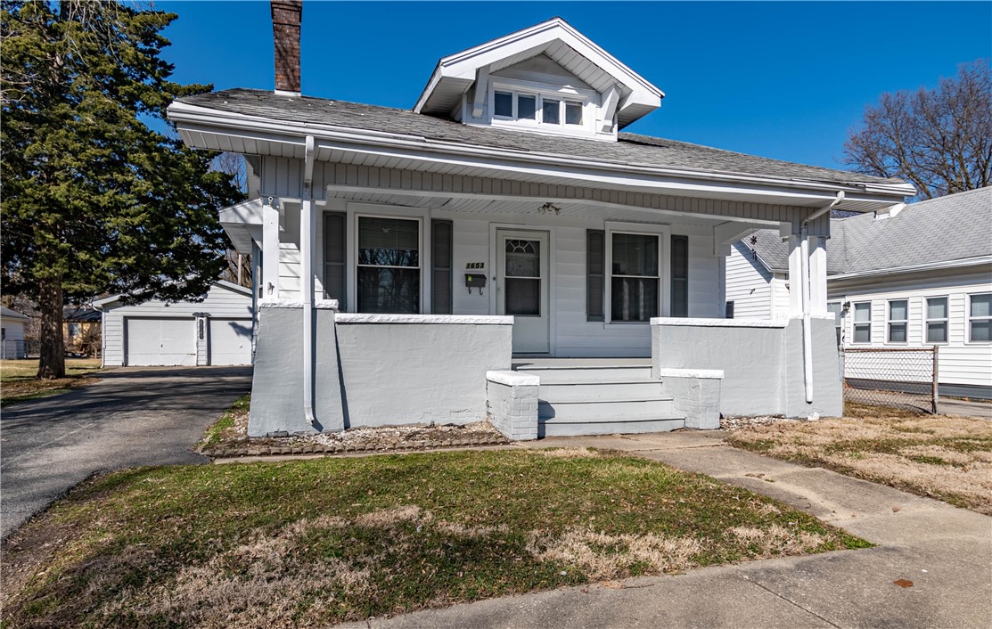 1653 N Walnut Grove Avenue Property Photo