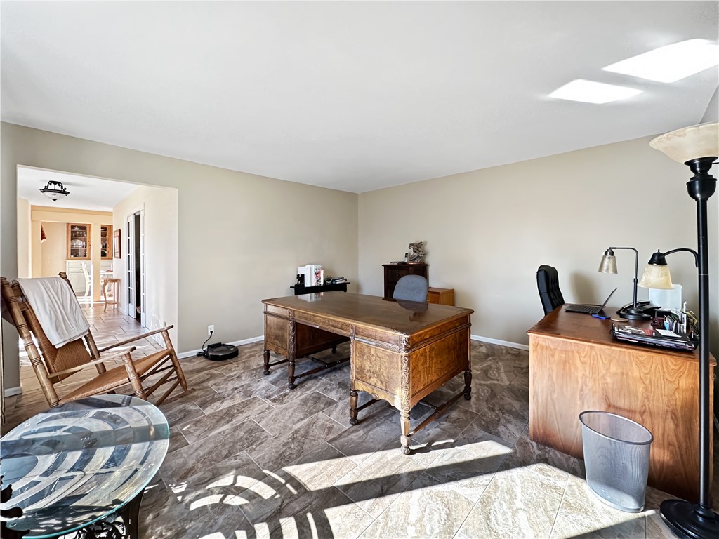 32 S Country Club Road Property Photo 4
