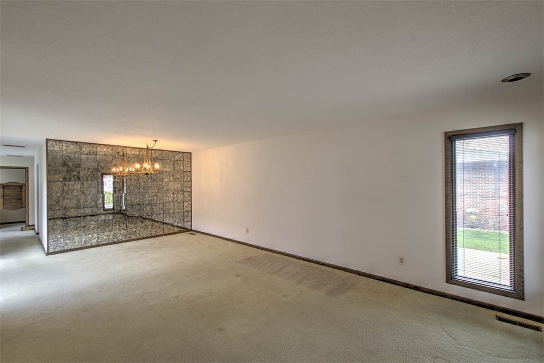 645 Crestline Drive Property Photo 11