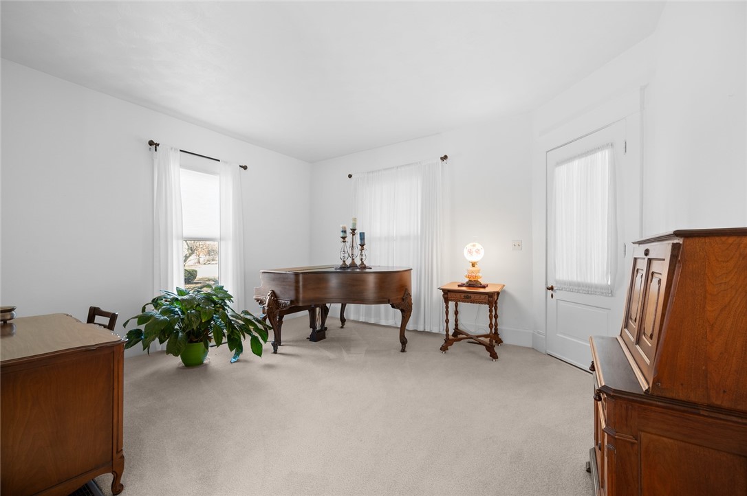 523 E Madison Avenue Property Photo 6