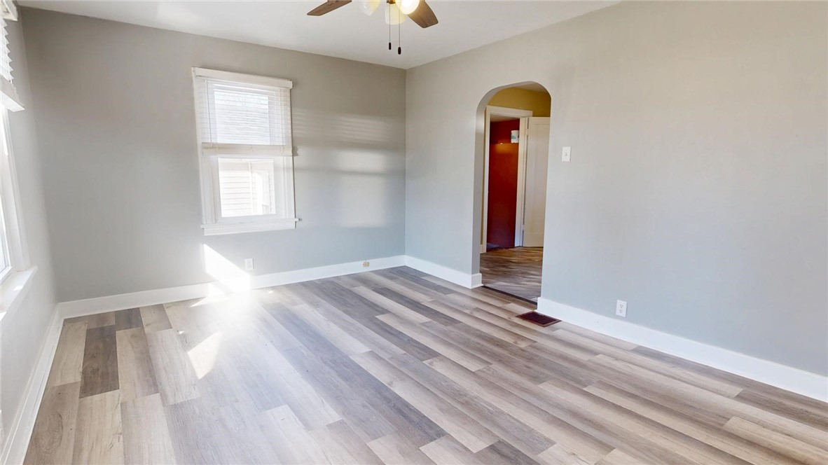 3324 E Fulton Avenue Property Photo 3