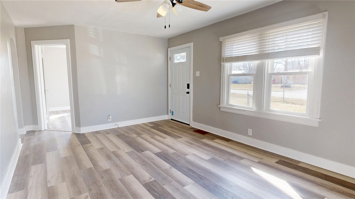 3324 E Fulton Avenue Property Photo 5