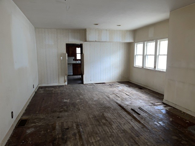 1746 N Graceland Avenue Property Photo 4