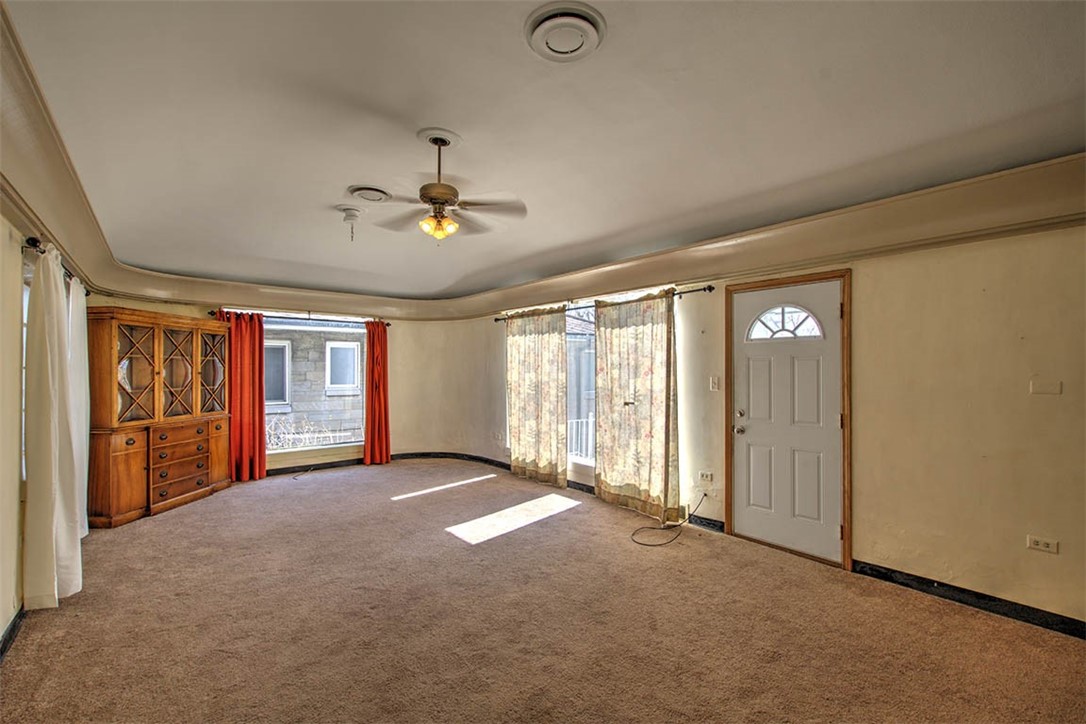 2141 E Dickinson Avenue Property Photo 8