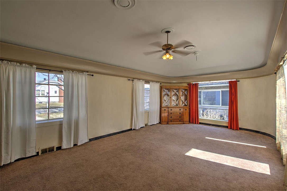 2141 E Dickinson Avenue Property Photo 9
