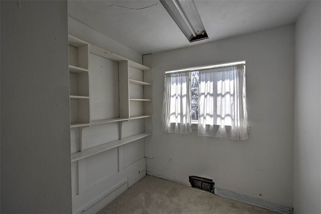 2141 E Dickinson Avenue Property Photo 16