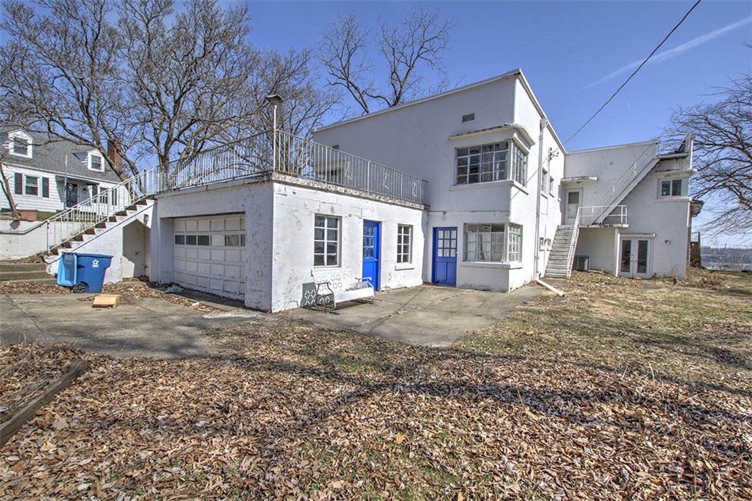 2141 E Dickinson Avenue Property Photo 23