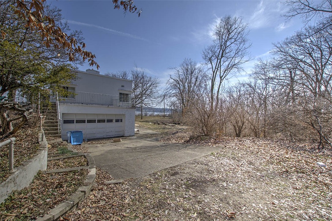 2141 E Dickinson Avenue Property Photo 26