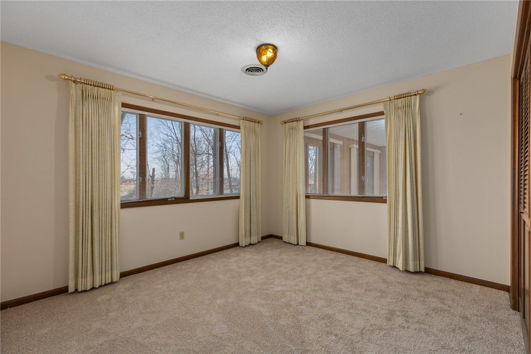 2 Woodbird Drive Property Photo 30