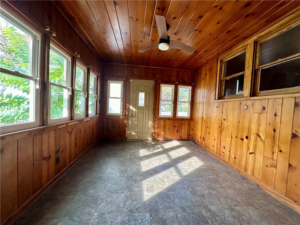 502 E Wood Street Property Photo 8